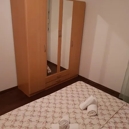 Ela 斯普利特